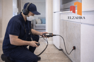 شركة كشف تسربات المياه بحي الروضة – نجران أثناء فحص التسربات داخل المنزل باستخدام أجهزة كشف حديثة بدون تكسير